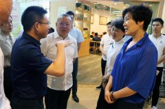 南京市副市长华静一行莅临银美养老参观指导